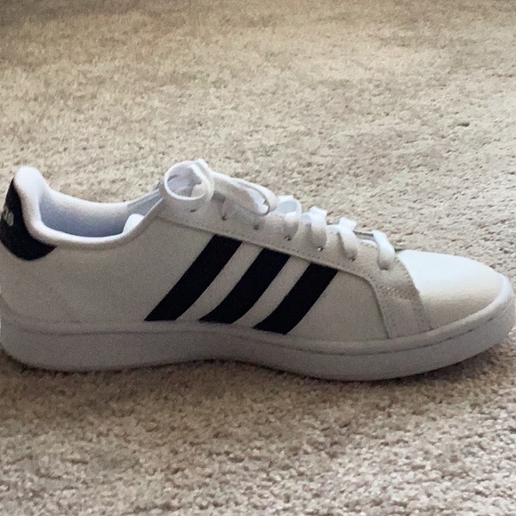 NWOT ADIDAS SNEAKERS - Picture 6 of 9